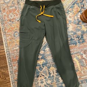 Moss Zamora Jogger Scrub Pants Figs Size: Small Regular
